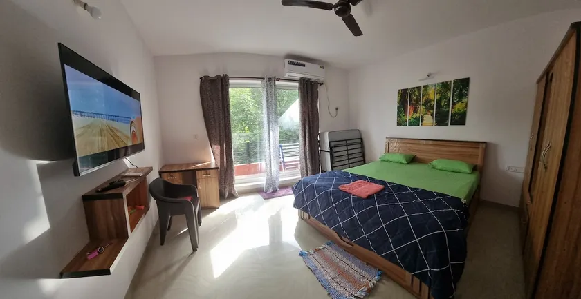 Luxurious Studio Apartment with Power backup - Image 1