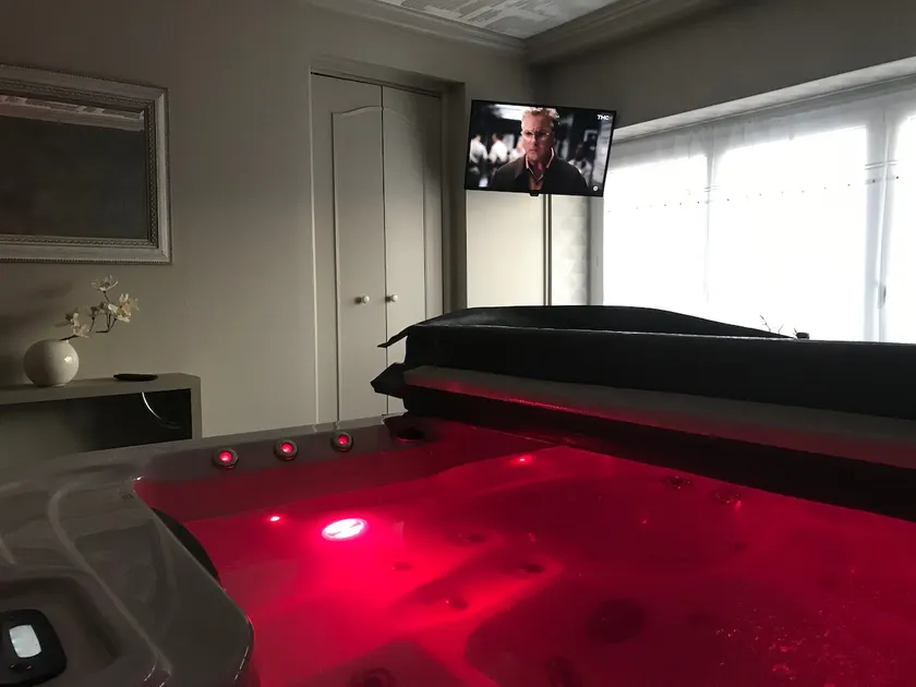 House with private Jacuzzi - Image 1