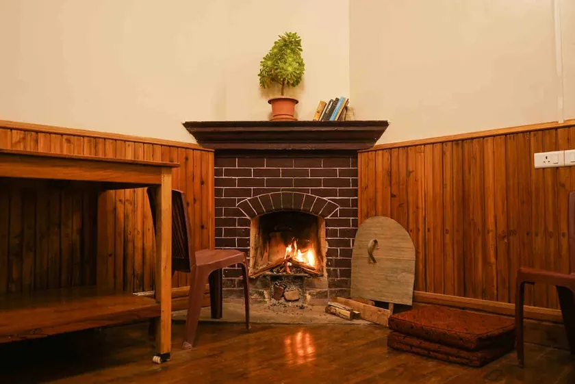 Vintage Studio w/ Fireplace in Darjeeling - Image 1