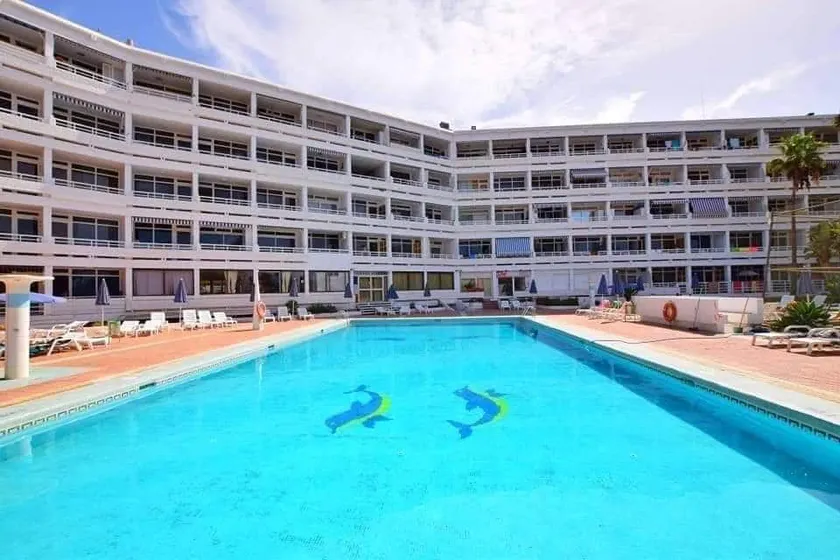 Sun, relaxation, and fun. Playa del Inglés and Yumbo are a 5-minute walk away. - Image 1