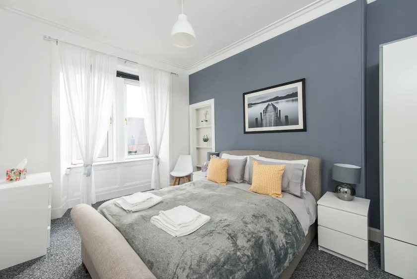 Roseburn Edinburgh Beautiful 2 Bedroom Apartment - Image 1