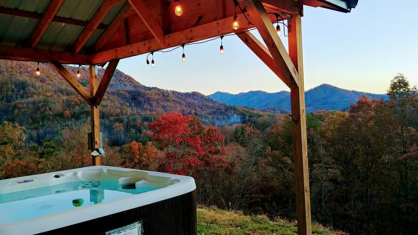 Peace of Heaven • Mountain Views•Hot Tub•Near Town - Image 1