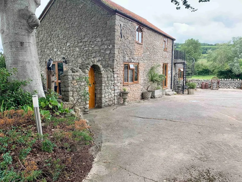 The Stables, Converted Barn Country Accommodation - Image 1