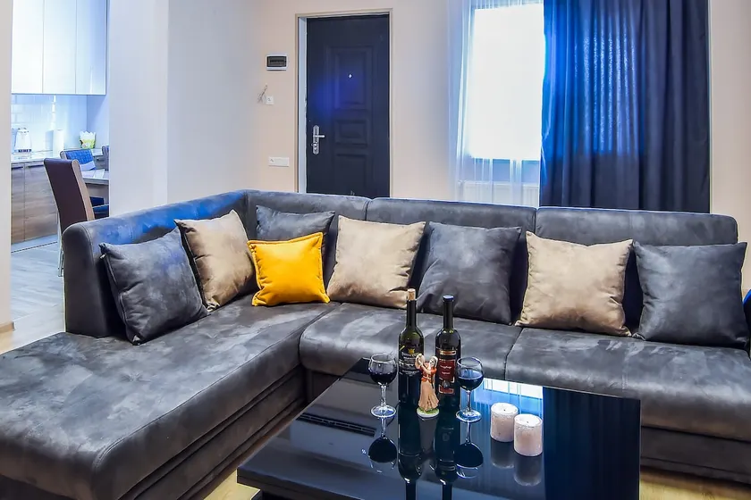 Annabelle's Luxury Apartment - Image 1