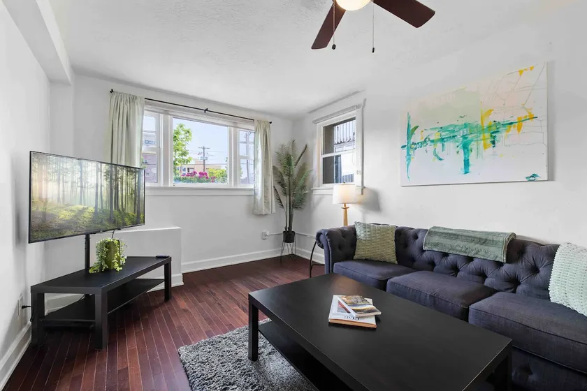 Elegant Central King Suit | 1bed |1bath - Image 1