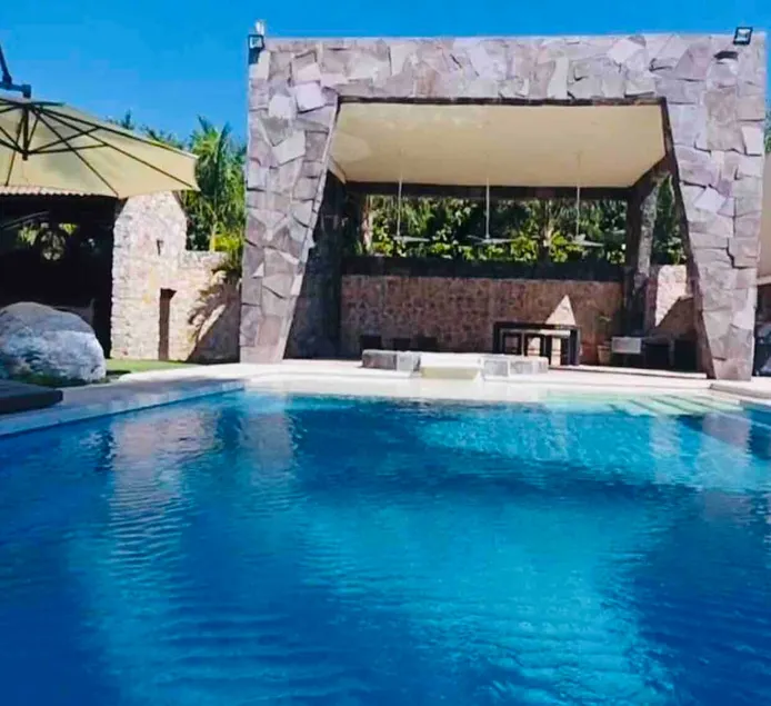 Spectacular villa/sanitized/20 people/with a boiler - Image 1