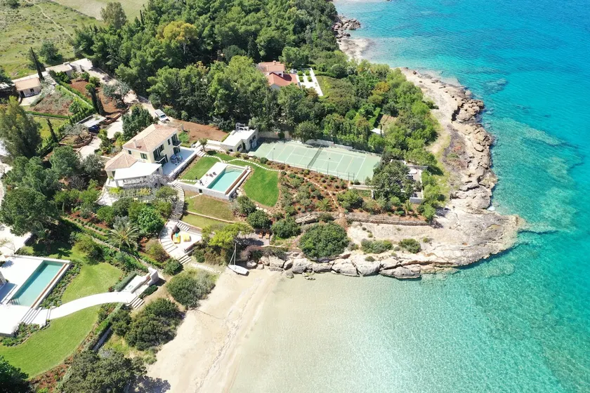 Villa Aria - Luxury Beachfront Villa with Pool and Tennis Court - Image 1