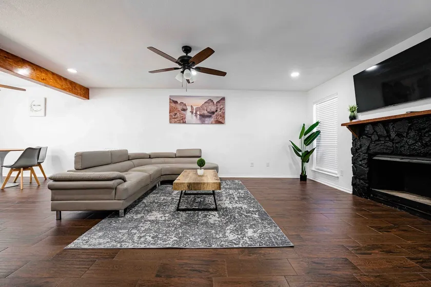 New modern 2 story townhouse. You’ll love it - Image 1