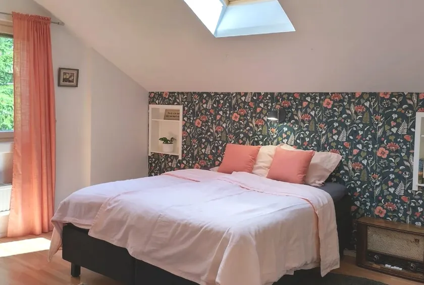 Upper Floor Apartment - Image 1