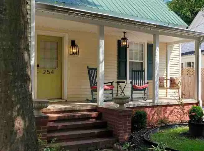 Walk to Downtown Aiken - Historic Cottage - Image 1