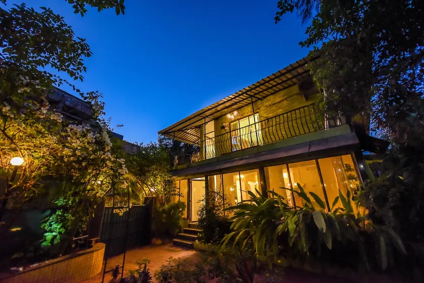 Shanti Sharda Oasis - A Fun & Quirky Glass House - Image 1