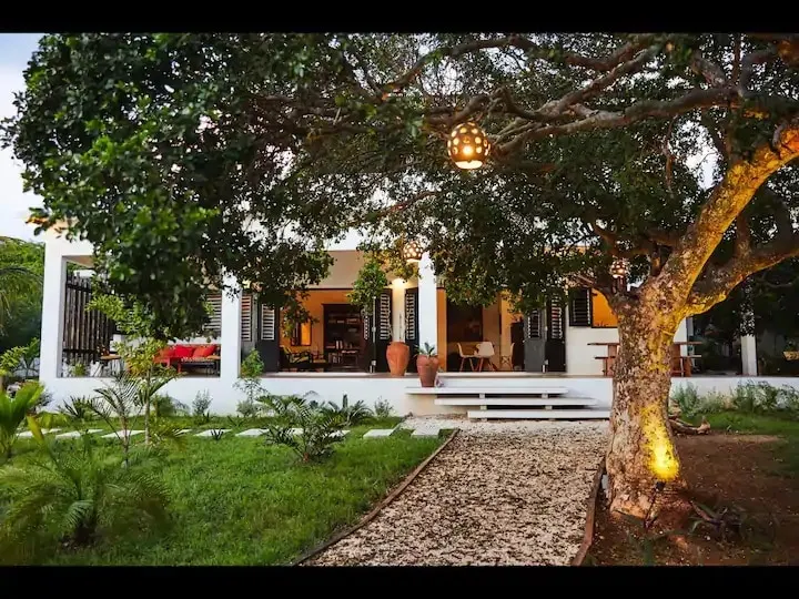 Sea Urchin | Entire Villa in Treasure Beach - Image 1