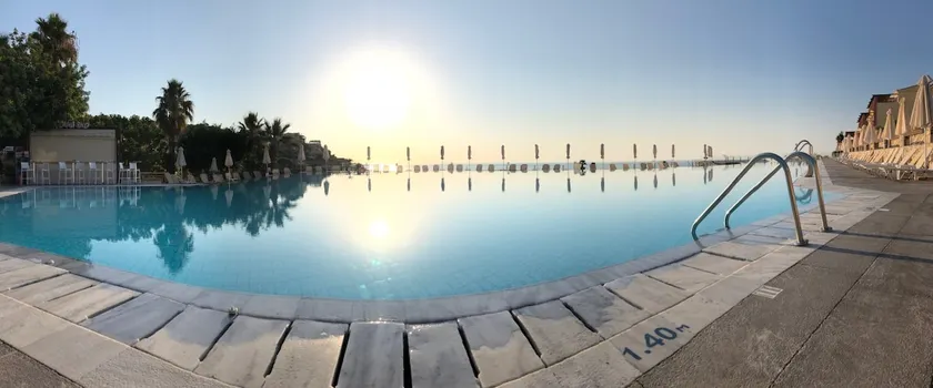 Villa Hioni Oasis by the Sea on 5 Star Resort - Image 1
