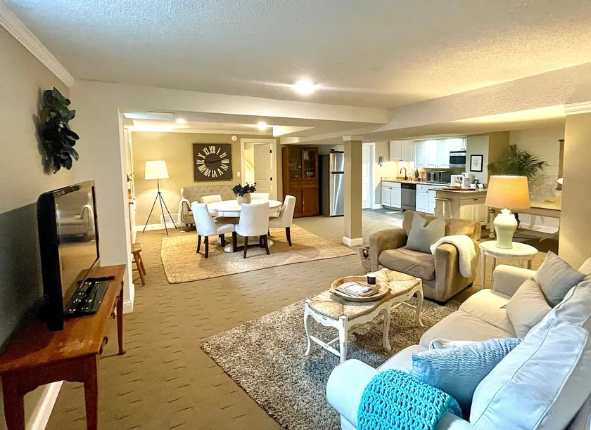 Charming & Cozy Wheaton Stay- Great Location! - Image 1