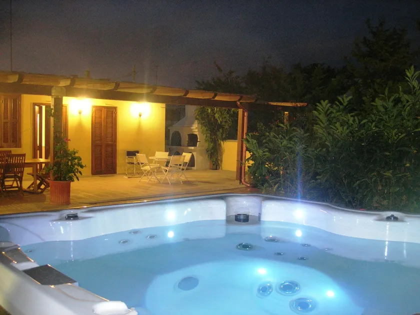 NEU! Sea Startseite Beautique mit Jacuzzi-Pool und einen privaten Zugang zu den Stränden - Image 1