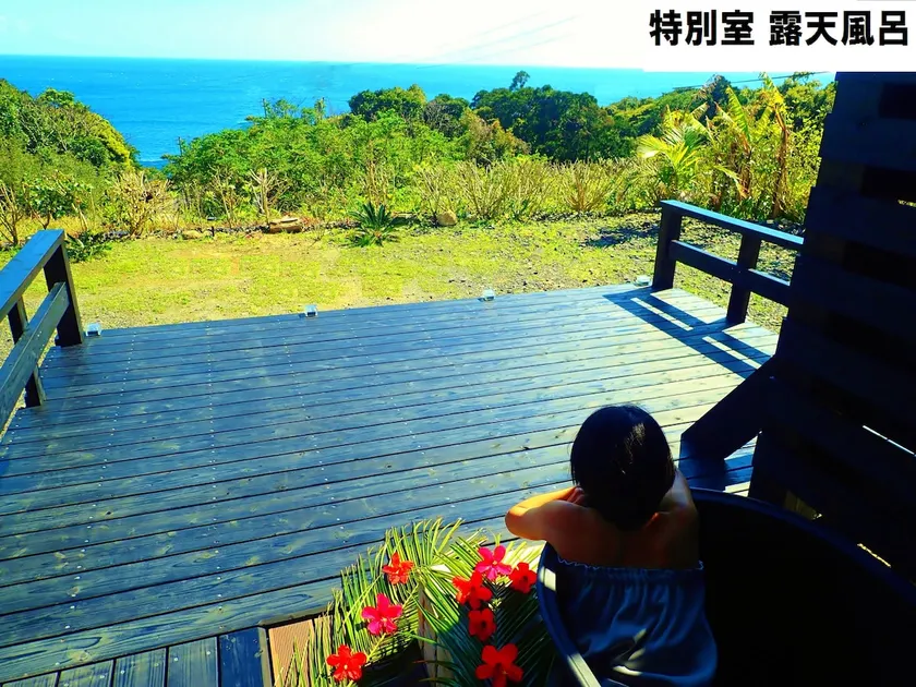 Cottage with private open-air bath overlooking the sea + sky deck overlooking the stars - Image 1