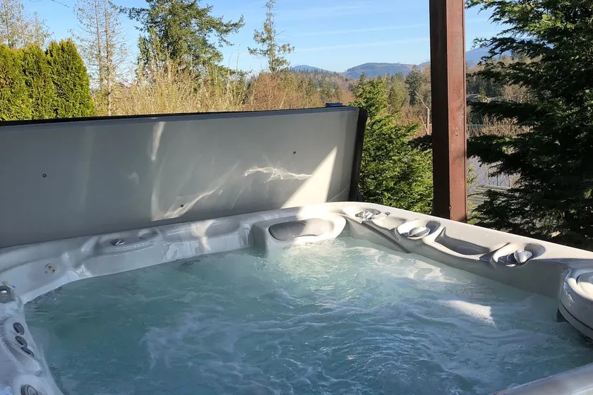 Otter Pond Hideaway - Hot Tub, 10 miles to Tulips - Image 1