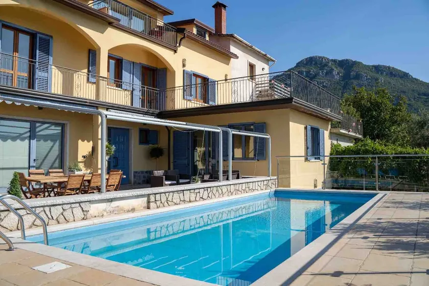 House of the two sisters: apartment for 6 people - Image 1