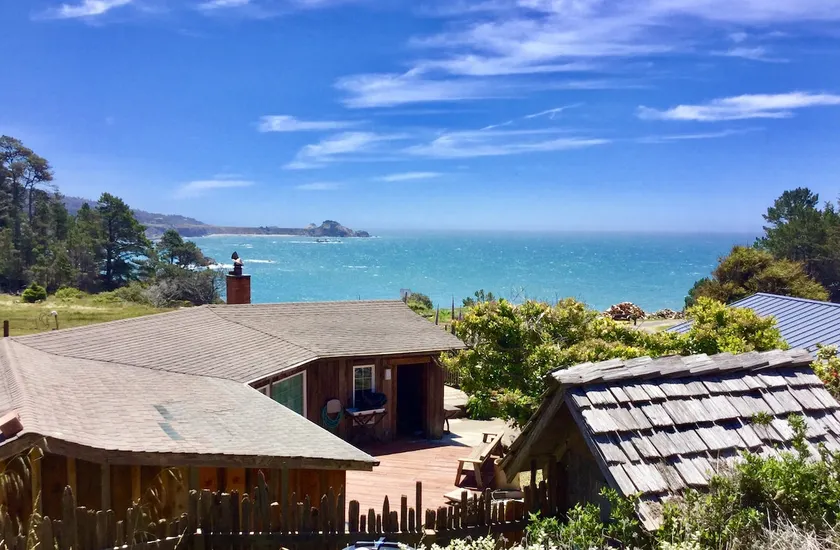 Secluded Oceanfront Beach Cottage and Private Cove - Image 1