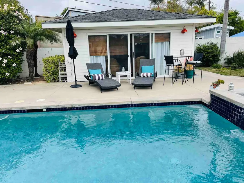 Poolhouse studio - Image 1