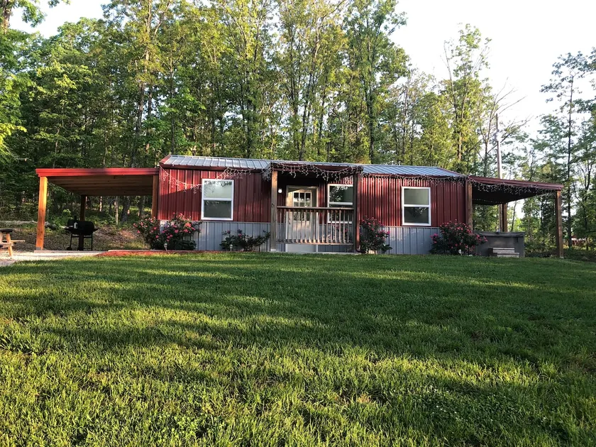 Cabin in the woods - Image 1