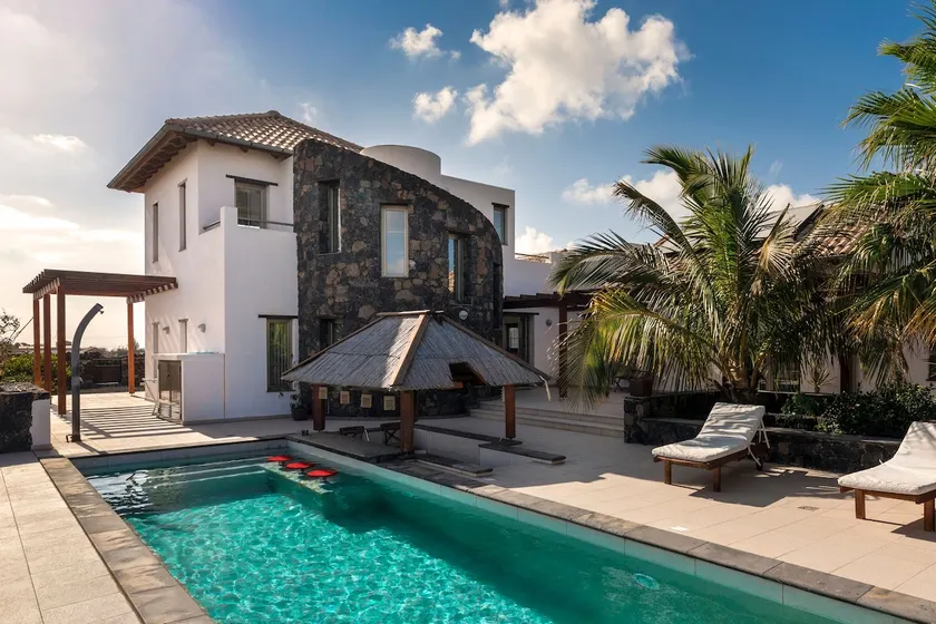 Villa Annunaki - Image 1