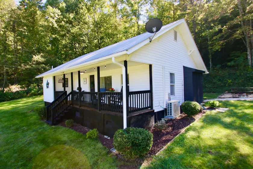 Blackberry Cottage - Image 1