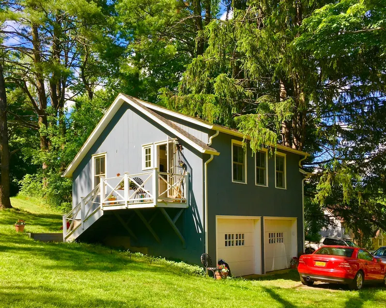 Cozy cottage in the village of Pound Ridge - Image 1