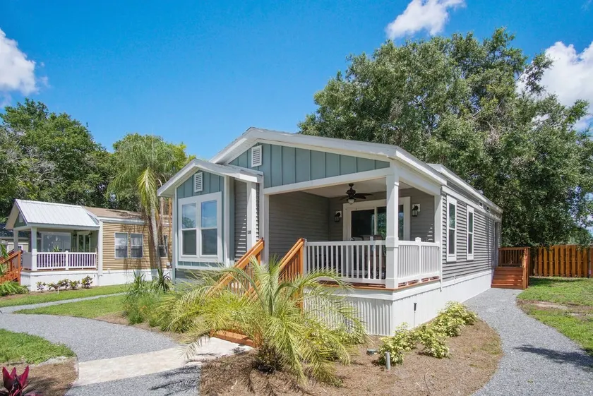 6 - Just Beachin' Cabin 2bed/2bath - Unit 10 - Image 1