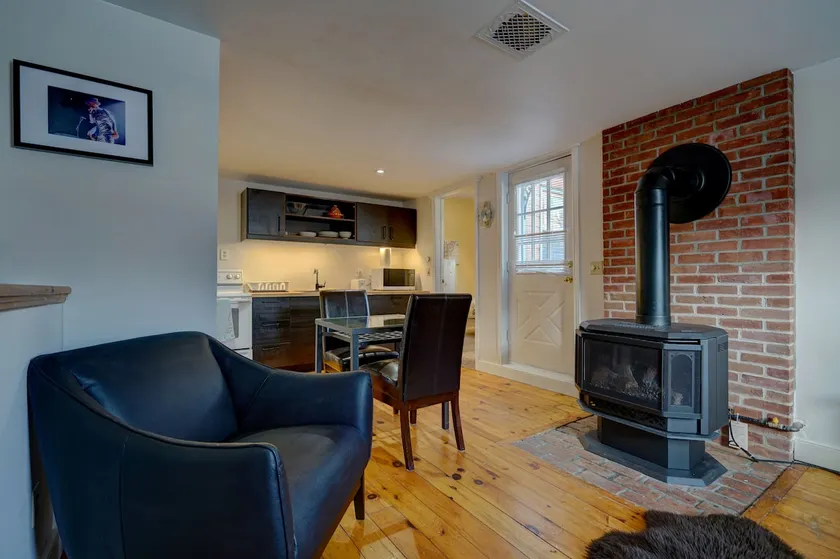 Bagot Street Hidden Cottage - Image 1