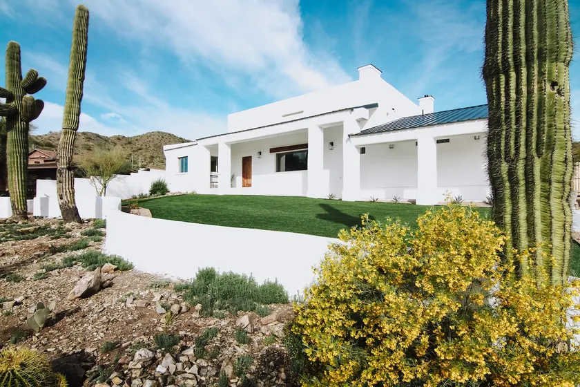NEWLY updated! hot tub, pool & rooftop city views - Image 1