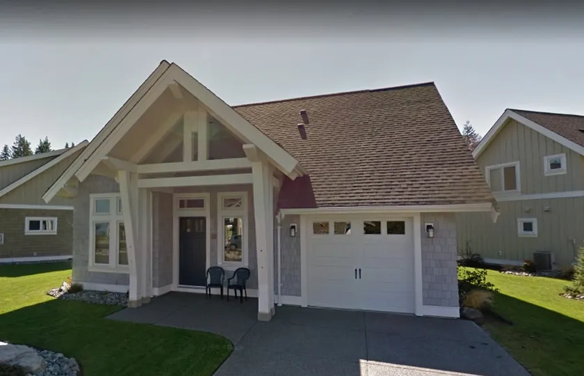 Stunning Cottage in Quiet area by the Beach QL10 - Image 1