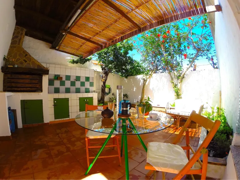 House with courtyard and attic a stone's throw from the sea - Image 1