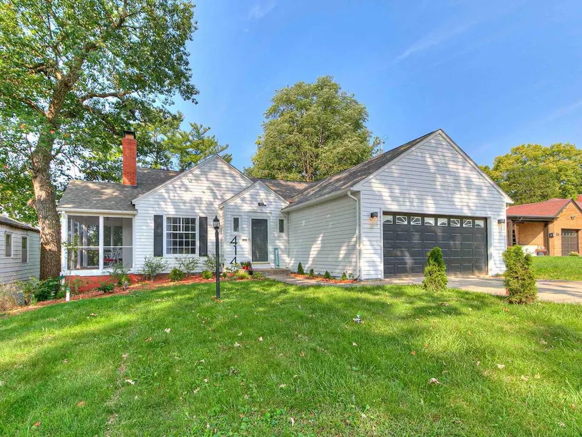 6 Bedroom/3 Bath/10 beds @ Waterbury White House! - Image 1