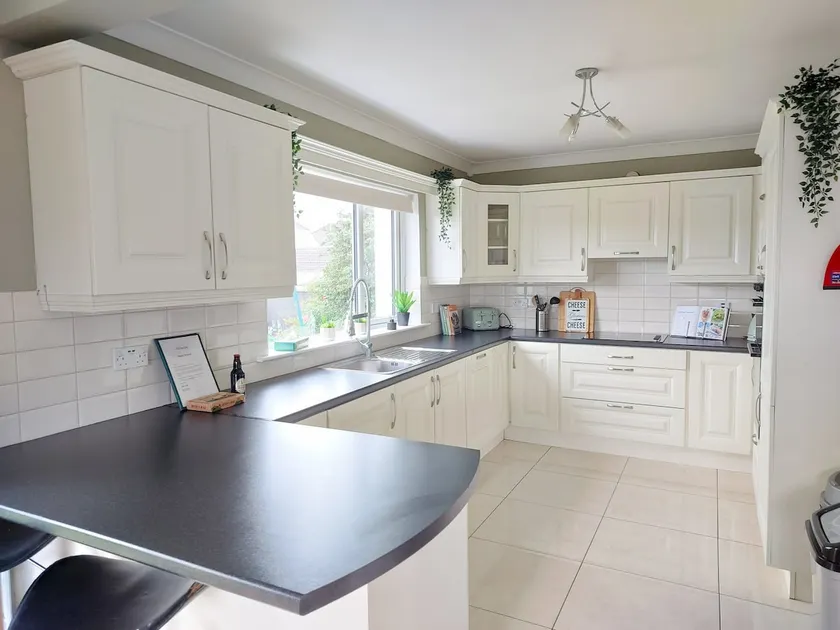 Stylish Tralee home with scenic mountain views - Image 1
