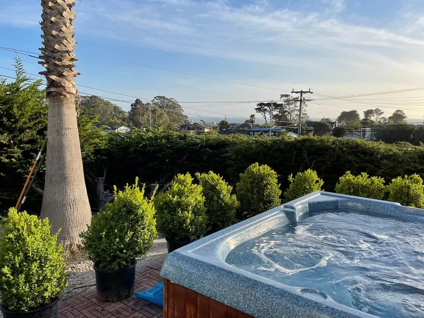 Studio: Hot Tub + ocean view - Image 1