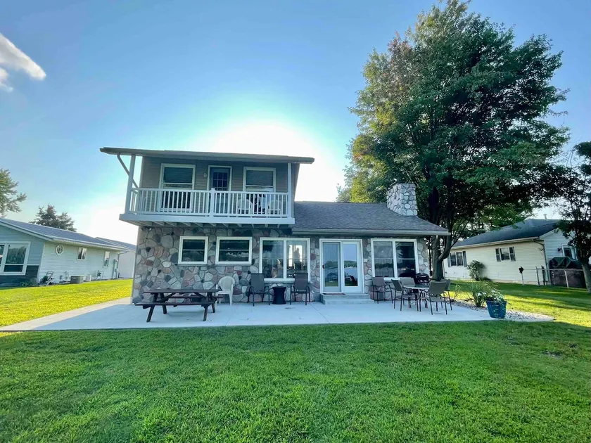 Charming Lake Cottage 15 minutes to Shipshewana - Image 1
