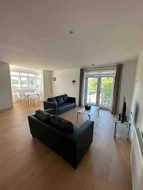 ‘A stylish home with ease into London city’ - Image 1