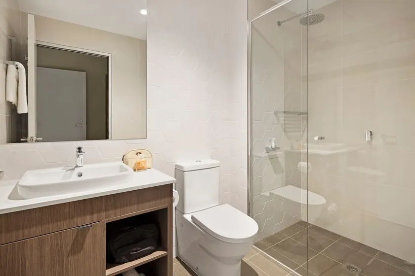 Studio Apartment - Image 1