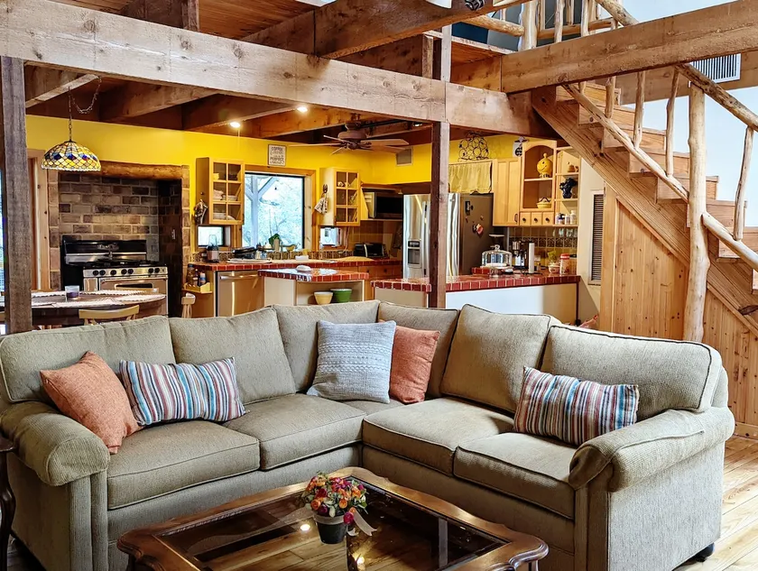 Ruby's Hill Country Retreat on 3 Acres - Image 1