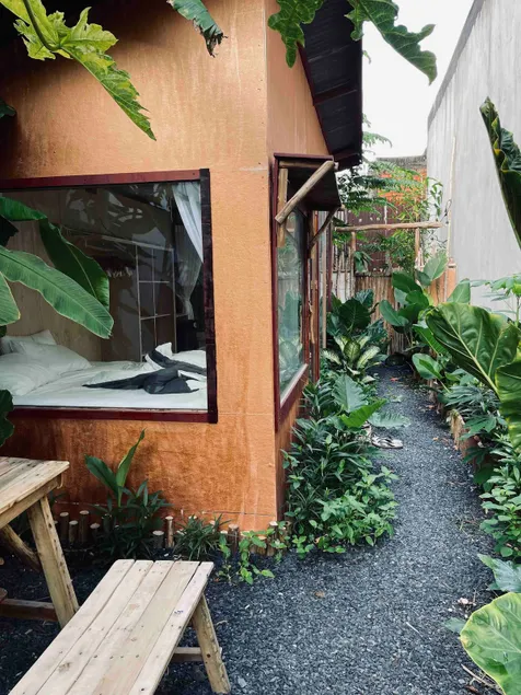 Floating market cabin - Image 1