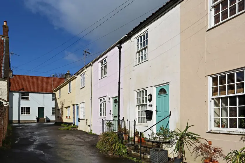 Cosy mews cottage nr Cathedral with parking - Image 1