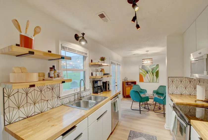 Scandi-Chic Retreat in Madison-Pets stay free! - Image 1
