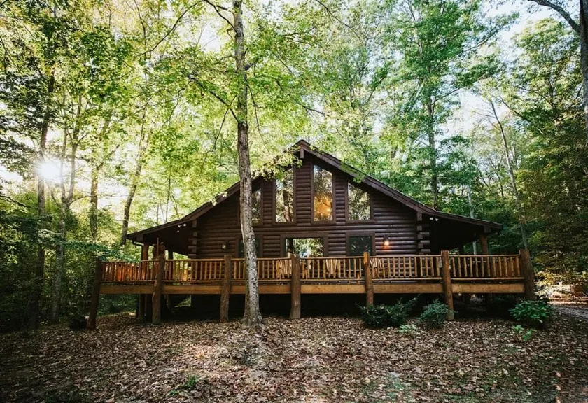 Hilltop Hideaway Log Cabin - Image 1
