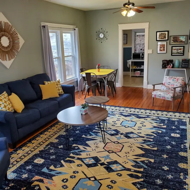 Bright and Happy Bungalow - Image 1
