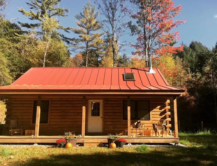 Fairlee Log Cabin - Image 1