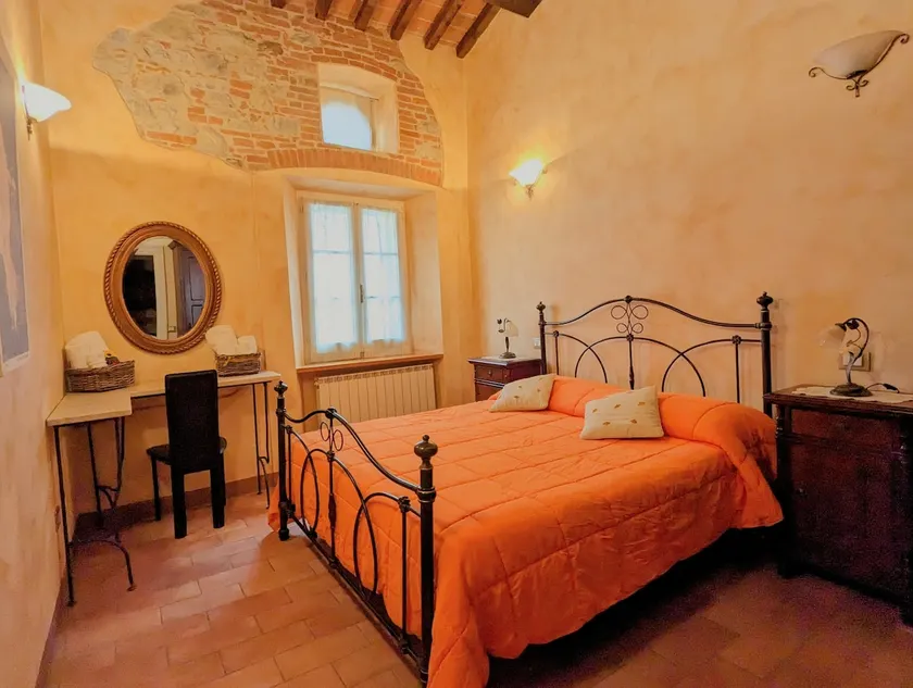 AURA Garbino apartment in the historic center - Image 1