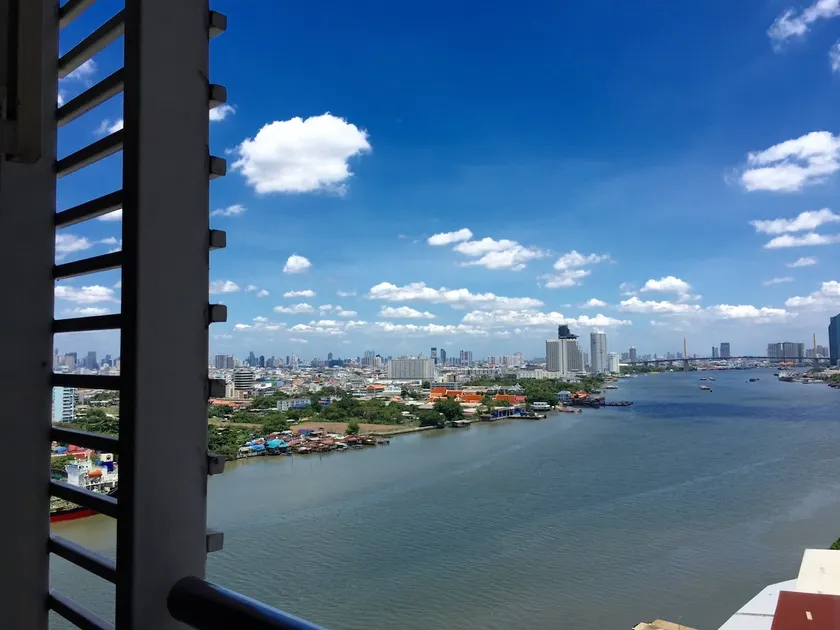 StunnedRiverViewSuite+ Netflix+Washing Machine - Image 1
