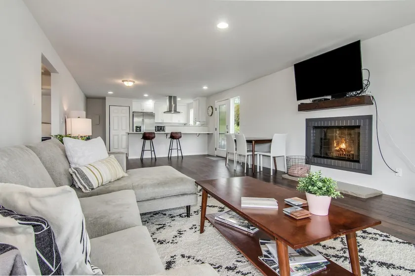 Downtown Kirkland - Luxury 3rd Street Retreat - Image 1