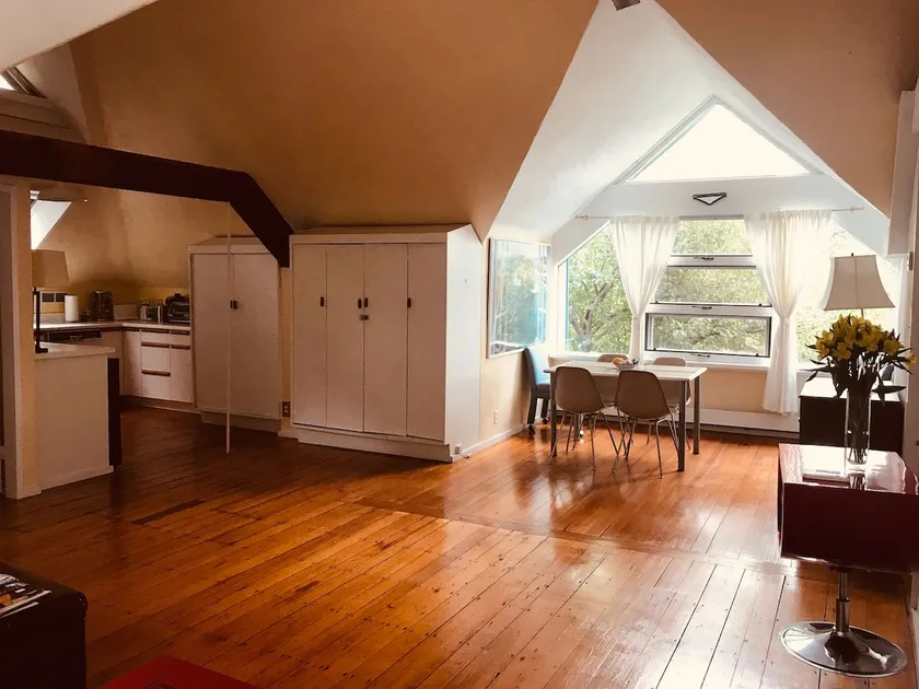 Now availJamaica Plain & Arboretum 20min toBoston - Image 1